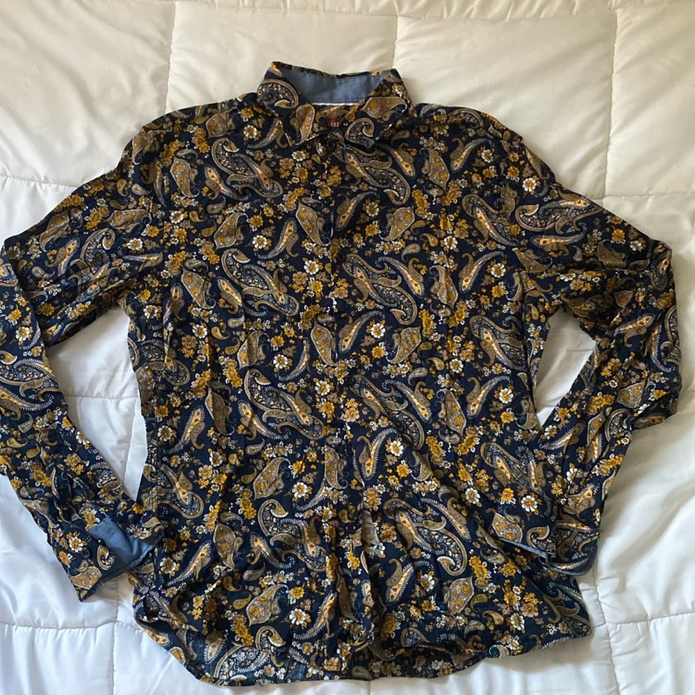 Men’s long sleeve blue and gold Paisley print button-up shirt size: M